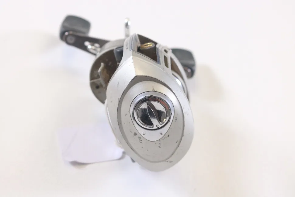 Abu Garcia Revo STX Gen 1 7.1:1 RH - Used Casting Reel - Good Conditio