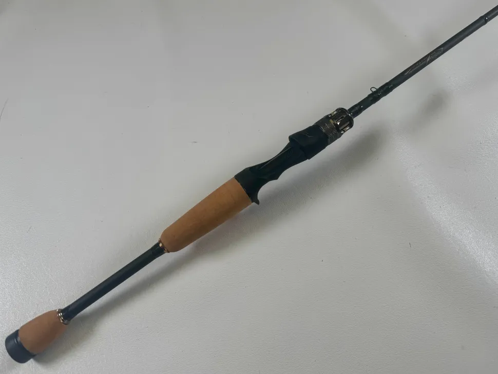 Megabass Destroyer P5 Pop-X Stick F1-63X - Used Casting Rod - Excellen
