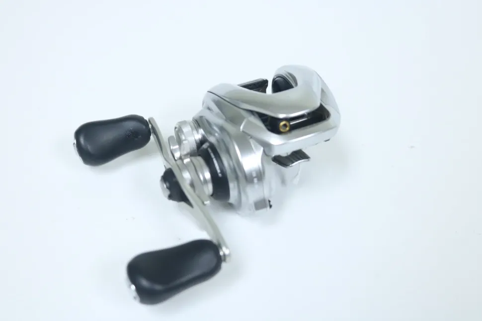 Shimano Metanium MGL METMGL150HG 7:4:1 Right Handed-Casting Reel-Very